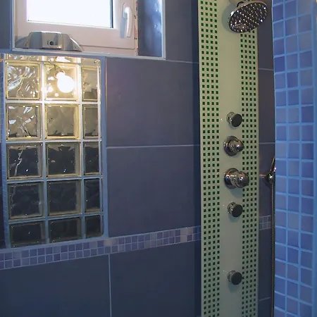 شقة فندقية Na Fali 3*