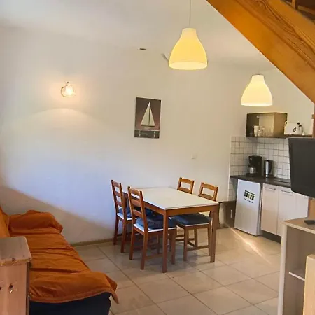 شقة فندقية Na Fali 3*